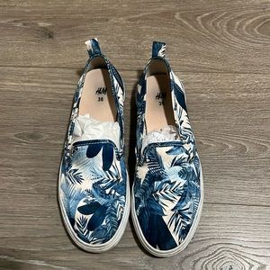 Blue slideon sneakers